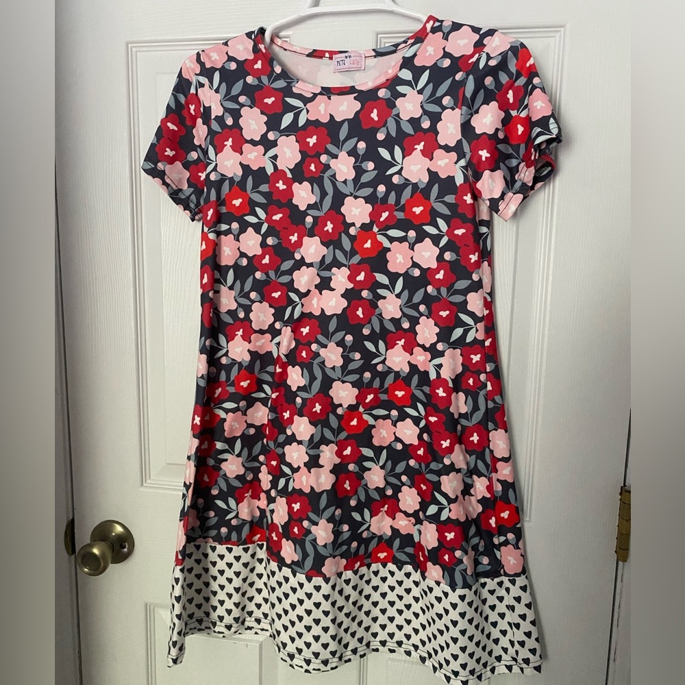 Charming Floral Kids Dress with Heart Hem